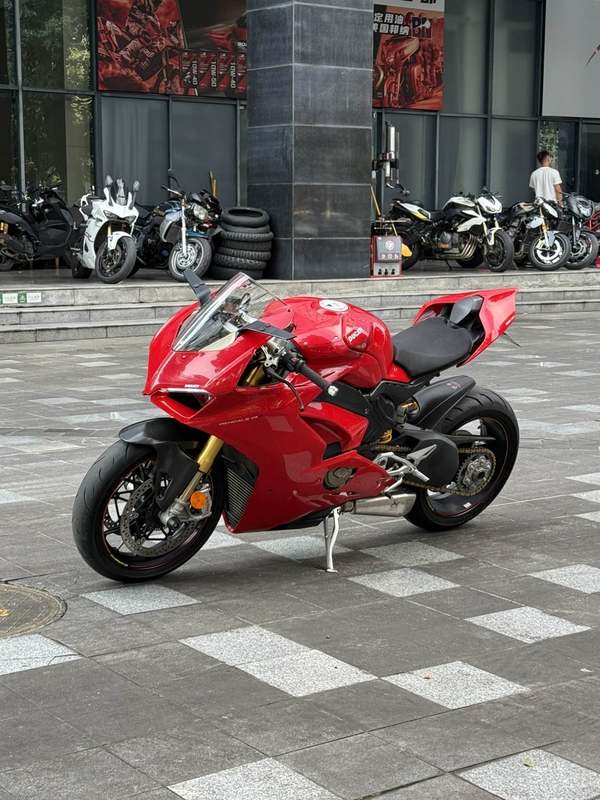 杜卡迪 Panigale V4