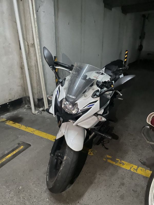 豪爵铃木 GSX250R