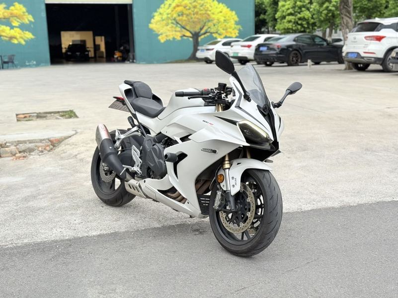 QJMOTOR 赛600