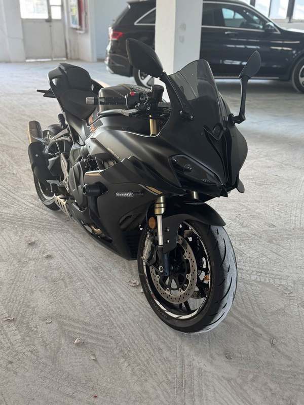 QJMOTOR 赛800