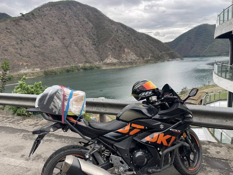豪爵铃木 GSX250R