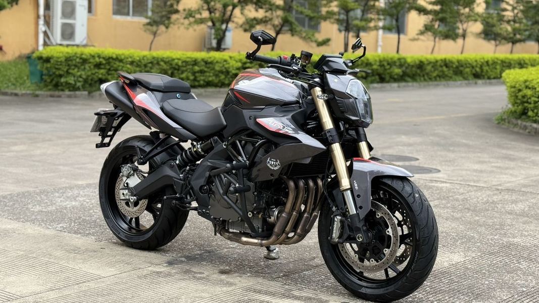 贝纳利 TNT600i