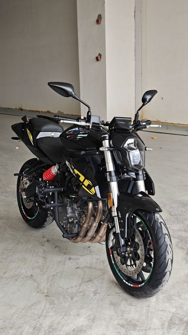 贝纳利 TNT600i