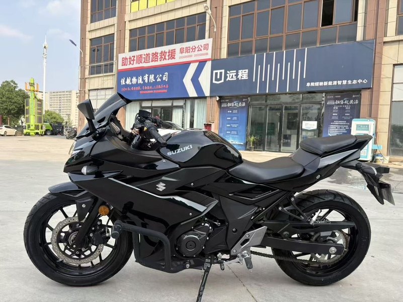 豪爵铃木 GSX250R