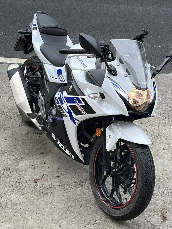 豪爵铃木 GSX250R