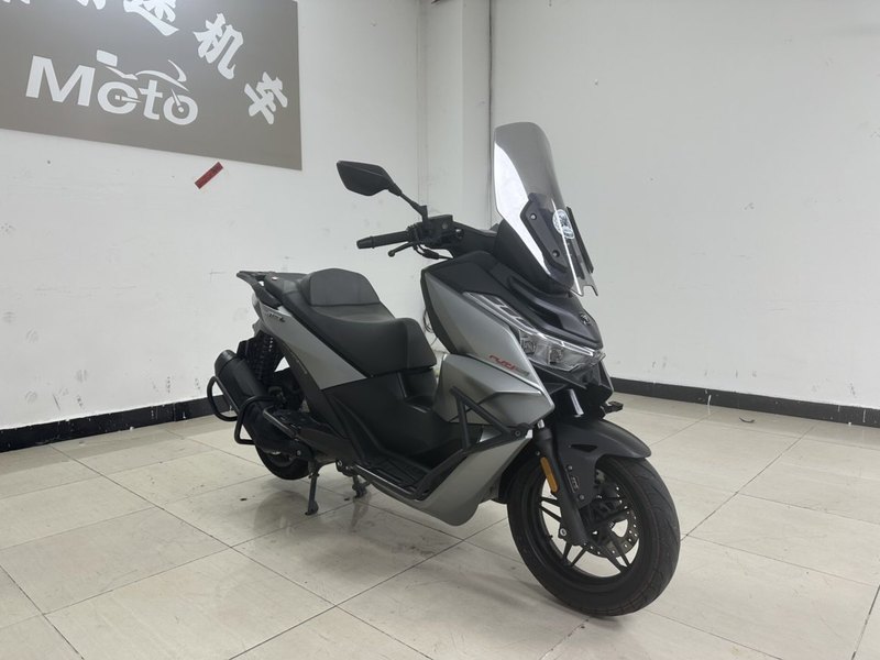 无极 SR250GT