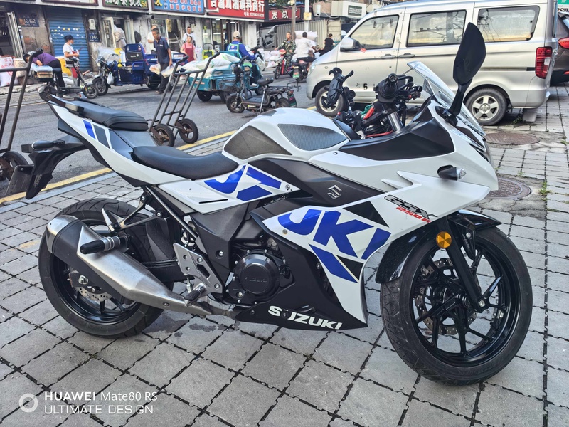 豪爵铃木 GSX250R