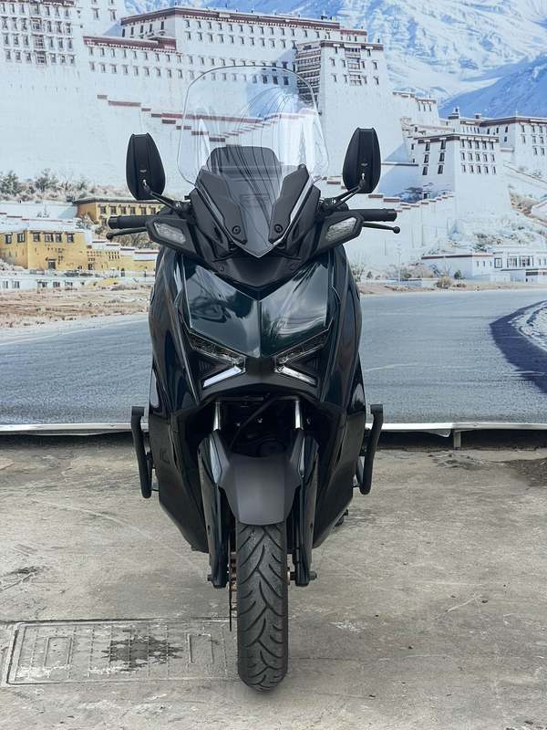 雅马哈 XMAX