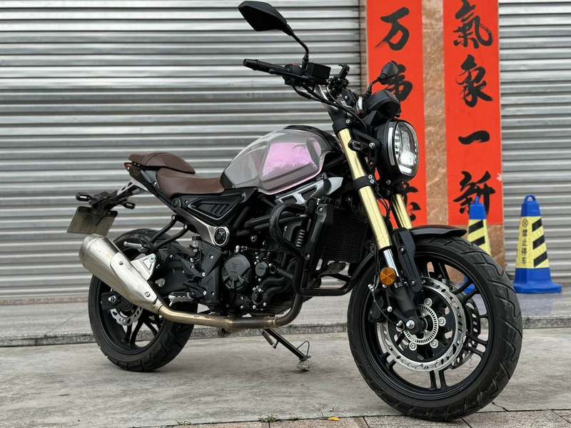 无极 300AC