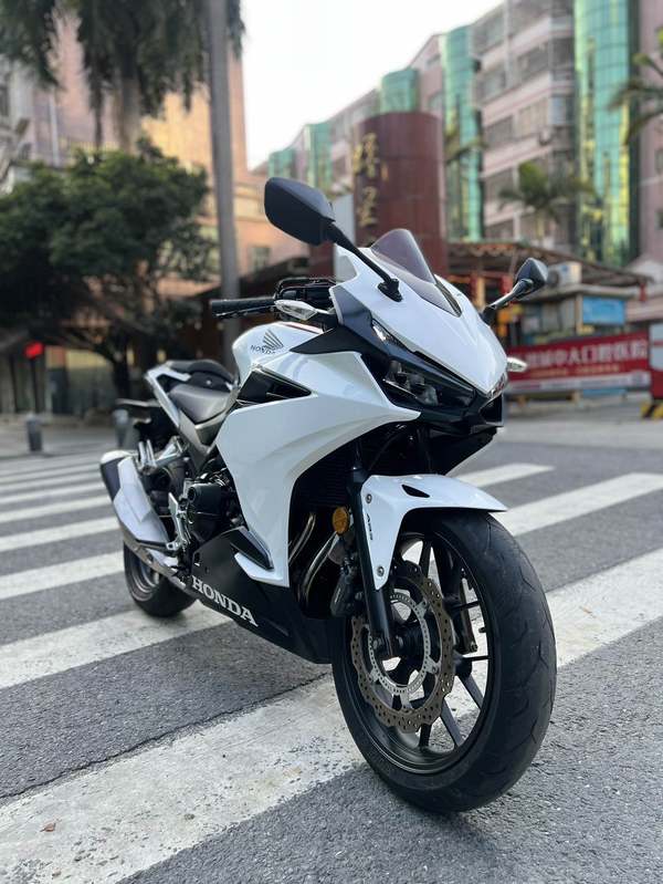 本田WING CBR400R