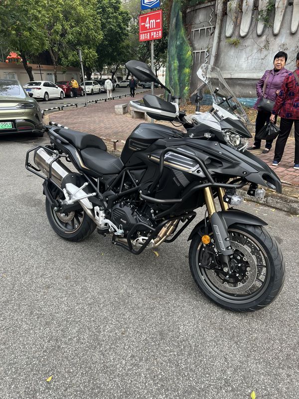 贝纳利 TRK552