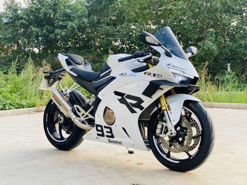 张雪机车 500RR
