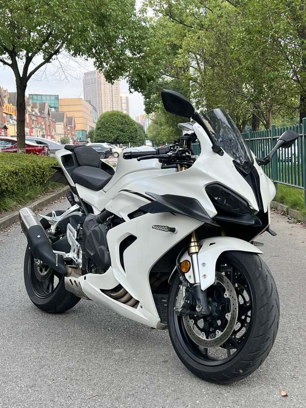 QJMOTOR 赛600