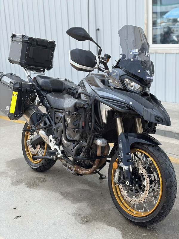 贝纳利 TRK702