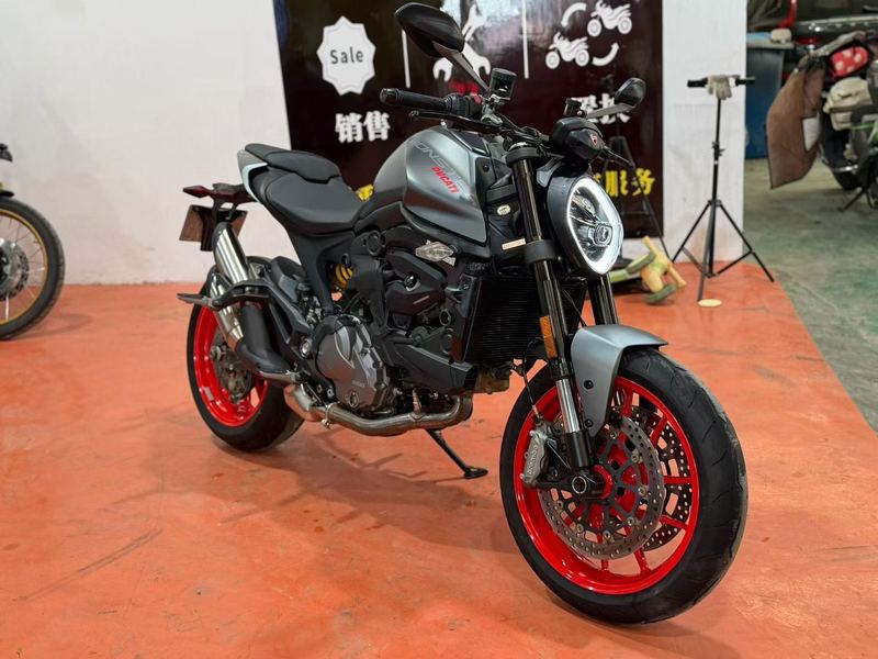 杜卡迪 Monster 950