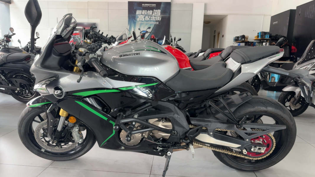 QJMOTOR 赛600