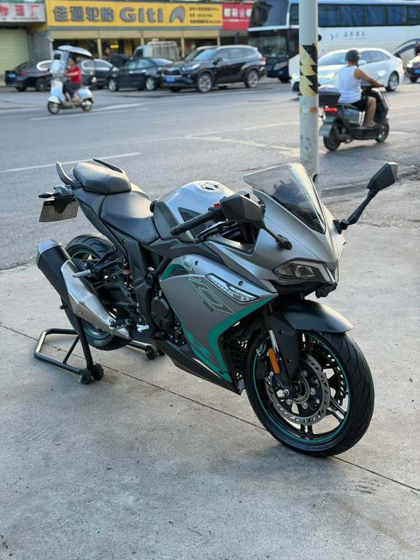 无极 300RR