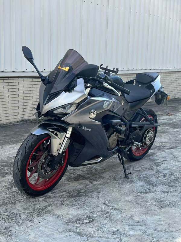 QJMOTOR 赛400