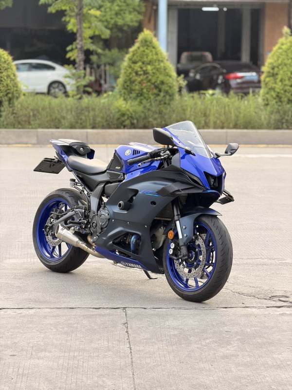 雅马哈 YZF-R7