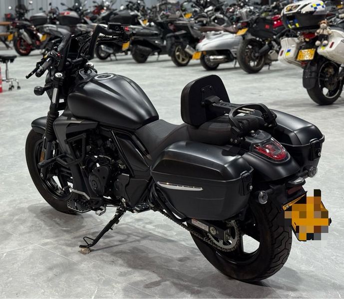豪爵 TR300