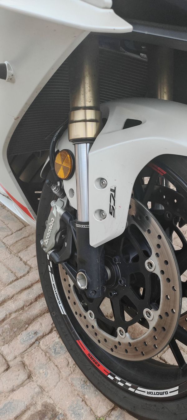 QJMOTOR 赛600