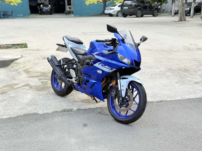雅马哈 YZF-R3