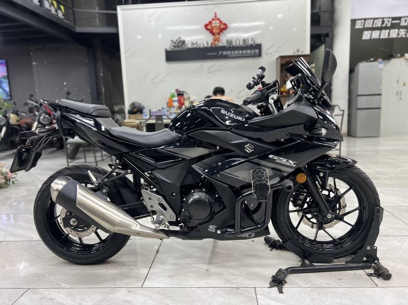 豪爵铃木 GSX250R