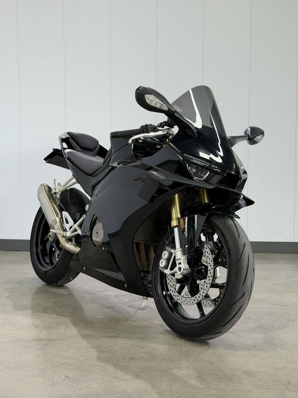 张雪机车 500RR
