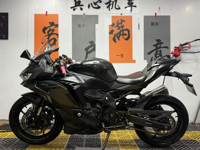 川崎 ZX-4R