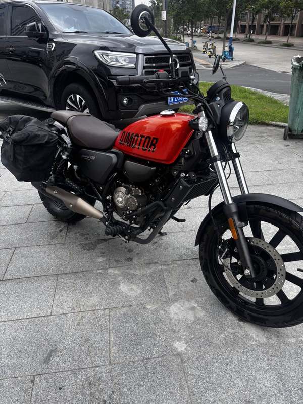 QJMOTOR 闪150