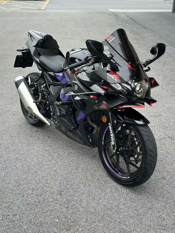 豪爵铃木 GSX250R
