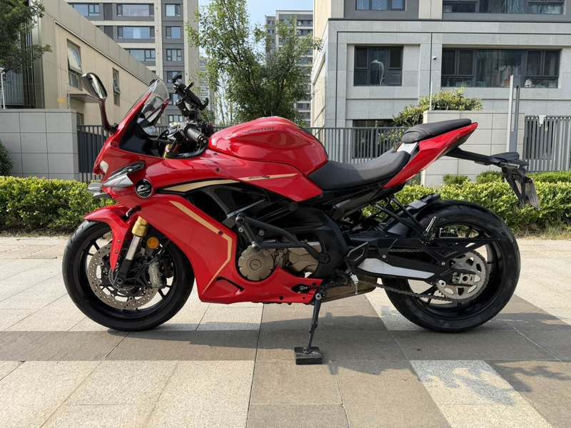 QJMOTOR 赛600
