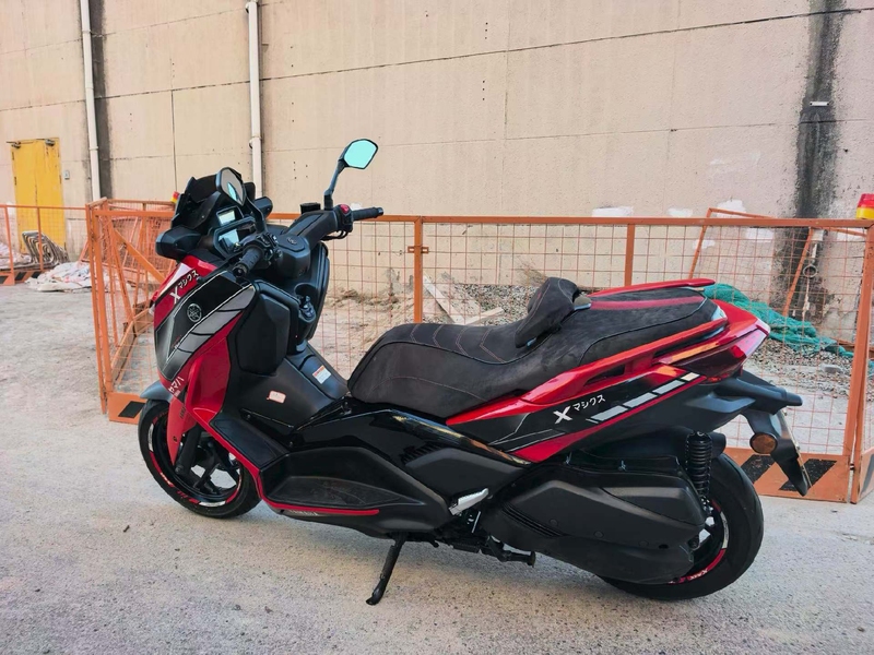 雅马哈 XMAX