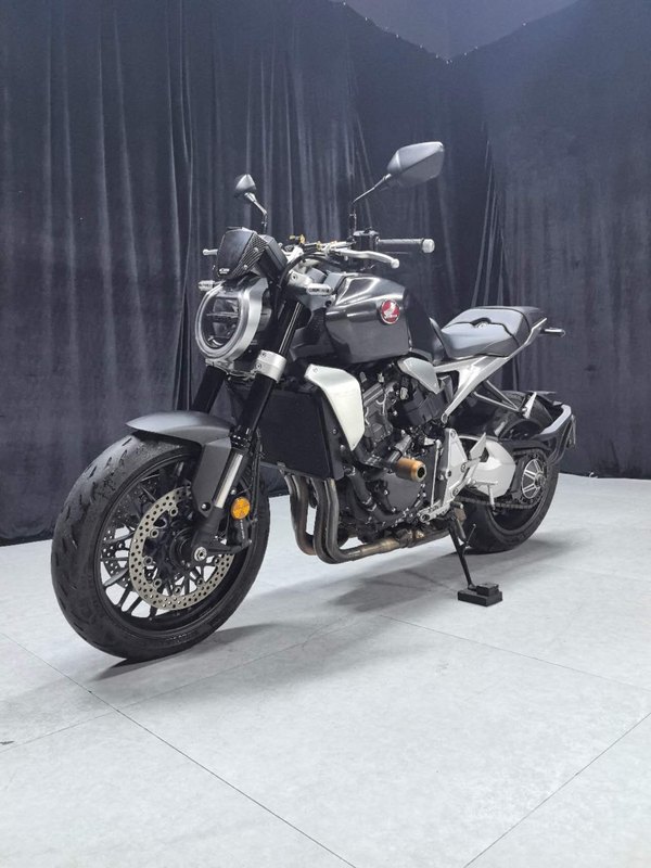 本田DREAMWING CB1000R
