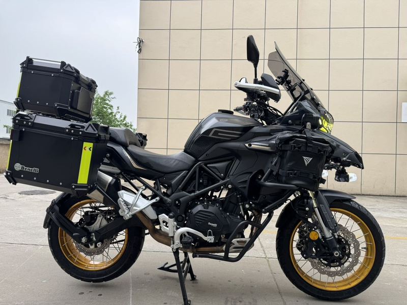 贝纳利 TRK552