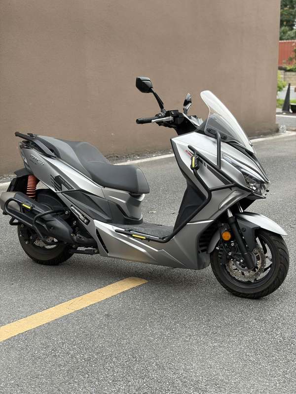 QJMOTOR 鸿250