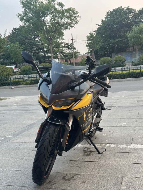 无极 250RR