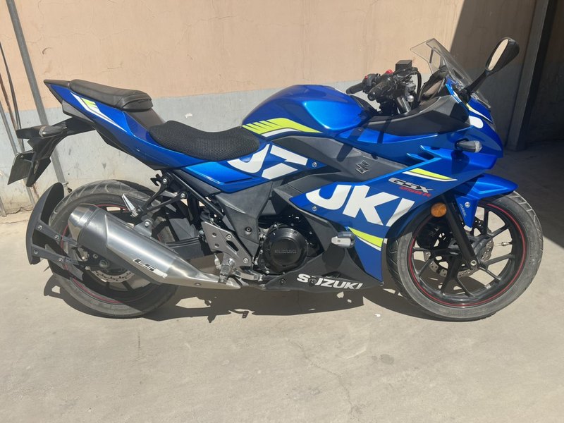 豪爵铃木 GSX250R