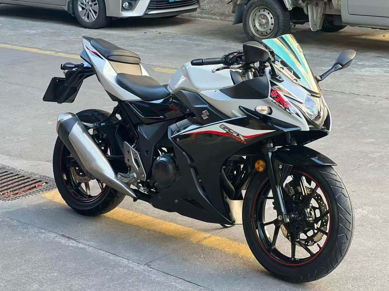 豪爵铃木 GSX250R