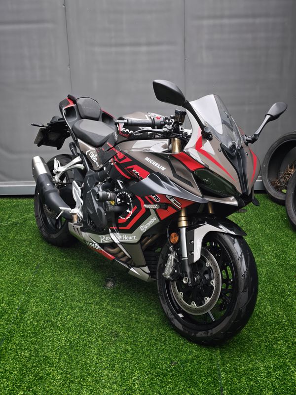 QJMOTOR 赛600