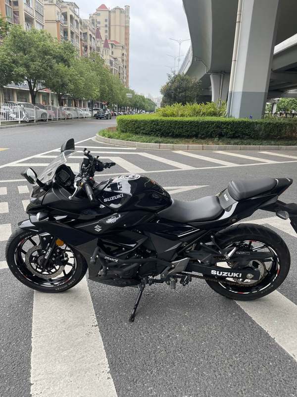 豪爵铃木 GSX250R