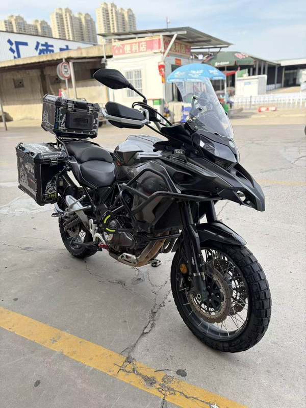 贝纳利 金鹏 TRK502