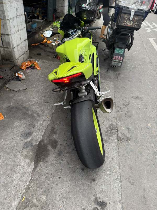 张雪机车 500RR