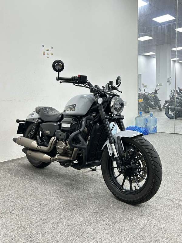 QJMOTOR 闪300S
