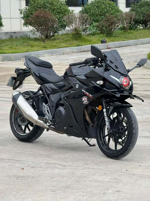 铃木 GSX-R 250