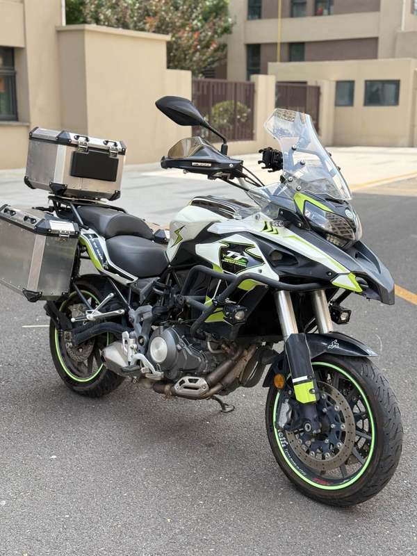 贝纳利 金鹏 TRK502