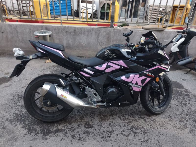 豪爵铃木 GSX250R