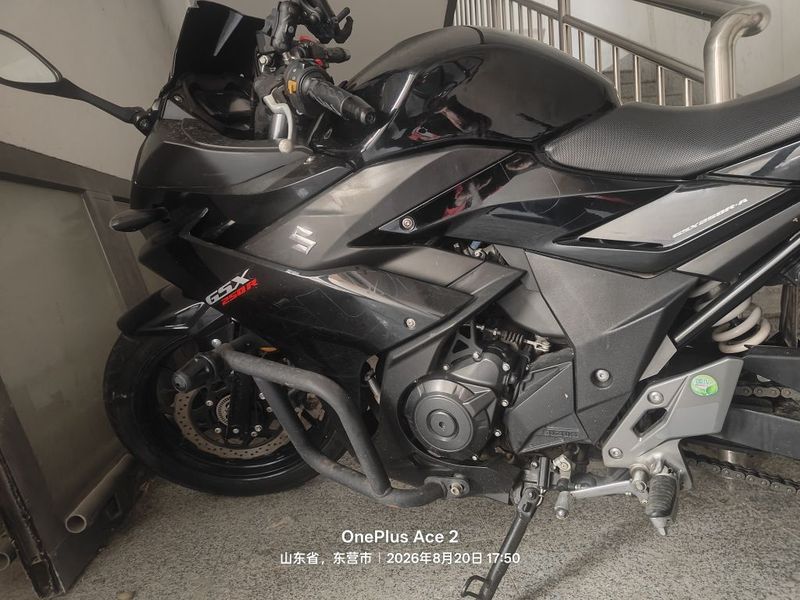 豪爵铃木 GSX250R