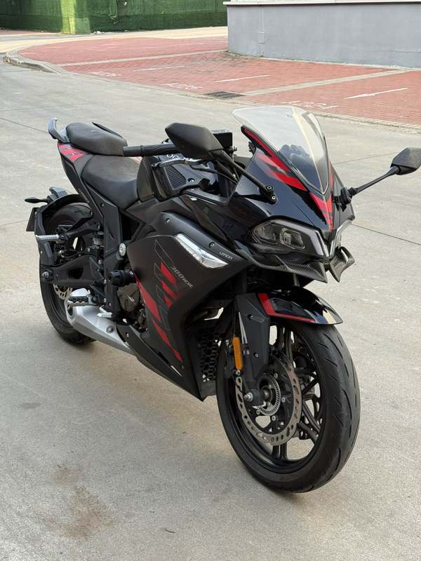 无极 300RR