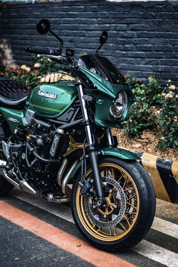 川崎 Z650RS